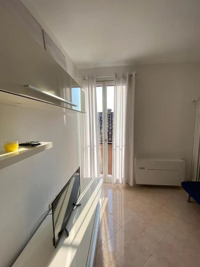Apartament Garibaldi18 Desenzano del Garda
